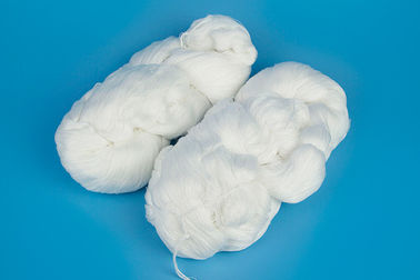 China 100% Poliester Yarn on Hank 250g / hank Raw White Dyeable for Sewing Clothes Shoes supplier