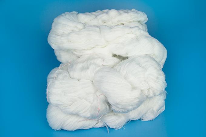 Spun Yarn 40S/2Sewing Thread In Hanks 40/3 Polyester Sewing Yarn