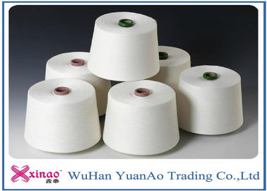 Ne40 berwarna 100% Yizheng Spun Polyester Benang Baku Putih Untuk jahit pemasok