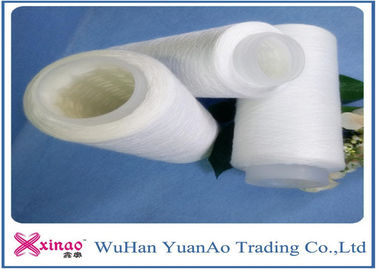 Ne40 berwarna 100% Yizheng Spun Polyester Benang Baku Putih Untuk jahit pemasok