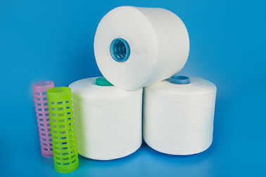 Yizheng Staple Fiber Raw White Benang Jahit Bahan Benang Polyester 100% Benang 40/2 50/3 pemasok