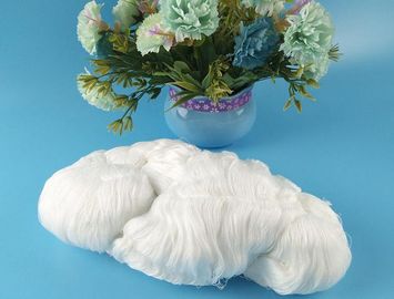 madejas hechas girar el 100% brillantes semi embotadas de 40/2 50/3 hilados de polyester para el hilo de coser proveedor