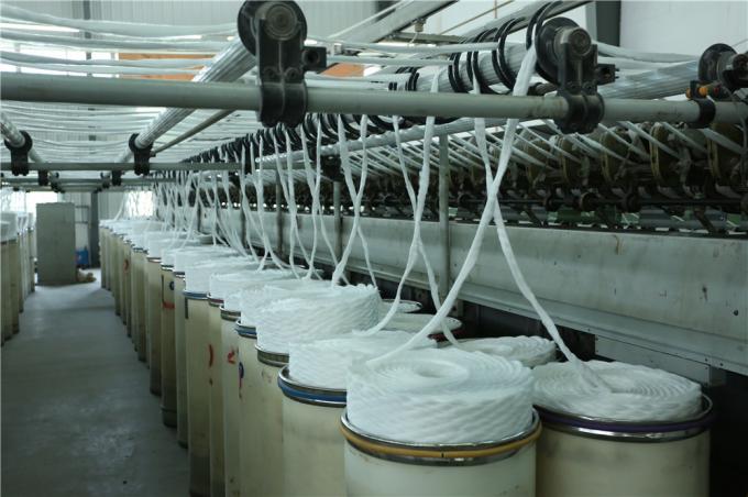 OEKO-TEX Raw White Spun Polyester Yarn 100% Polyester Sewing Thread 40/2 50/3