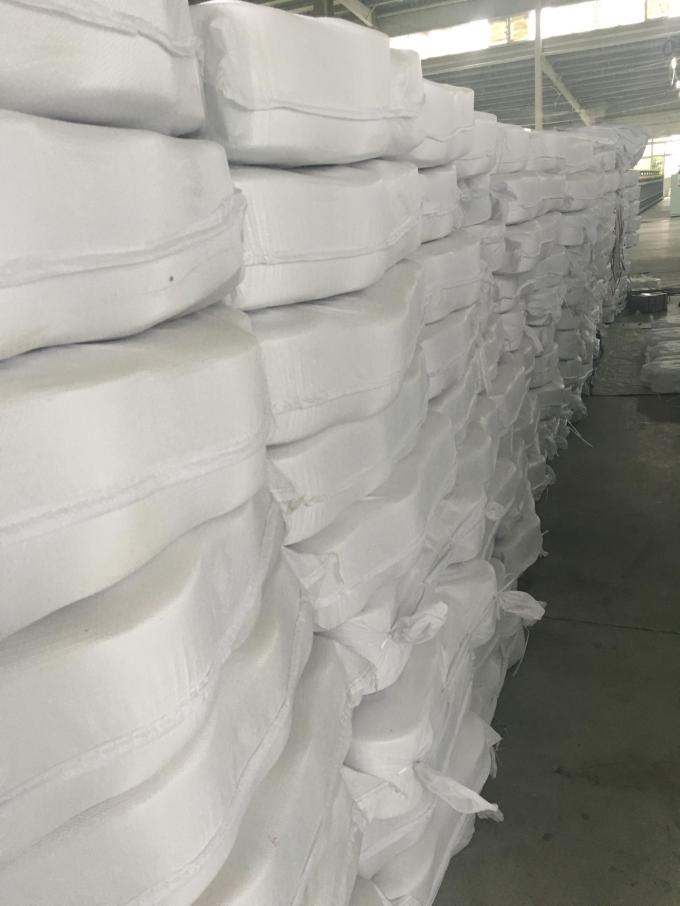 Do fabricante direto quente de China da venda do fio 40s/2 da linha de costura do branco poliéster 100% cru cone de tingidura por atacado girado do plástico do tubo