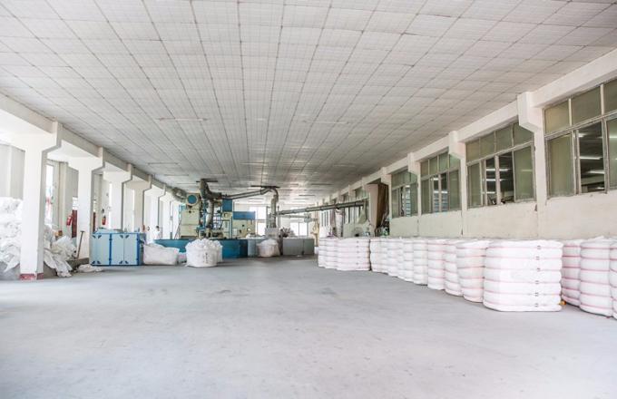 spann rohes weißes helles 42s/2 und färbendes Rohr Polyester-Garn in Hubei