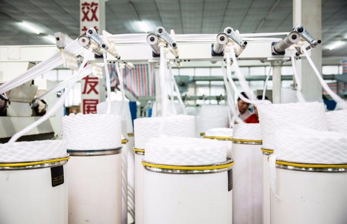 spann rohes weißes helles 42s/2 und färbendes Rohr Polyester-Garn in Hubei