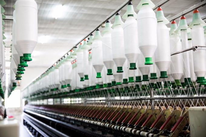 spann rohes weißes helles 42s/2 und färbendes Rohr Polyester-Garn in Hubei