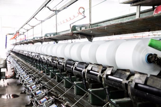 spann rohes weißes helles 42s/2 und färbendes Rohr Polyester-Garn in Hubei
